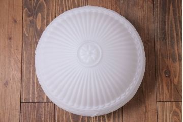 大正〜昭和初期　特大　レトロな陽刻照明(天井照明、ペンダントライト、シェード)