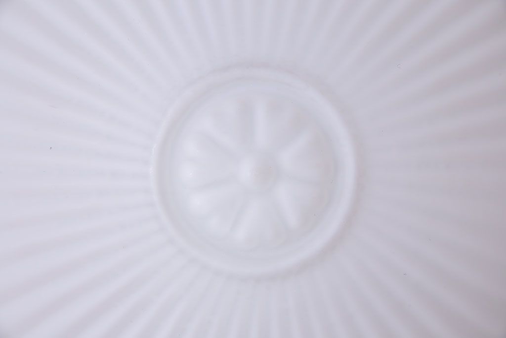 大正〜昭和初期　特大　レトロな陽刻照明(天井照明、ペンダントライト、シェード)