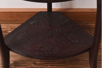 アンティーク雑貨　中古　伝統工芸　日光彫り　花の意匠が美しいコーナーラック(飾り台、花台)(1)