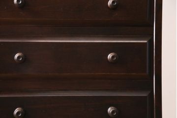 中古　北海道民芸家具　小物収納に使いやすいスリムなチェスト(引き出し、タンス)(定価約27万円)