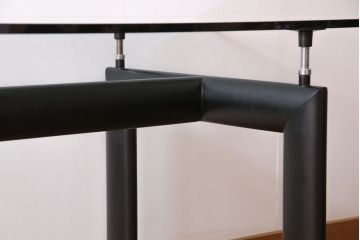 中古　Cassina(カッシーナ)　LC6　テーブル(ダイニングテーブル)(定価約110万円)