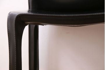 中古　Cassina(カッシーナ)　 CAB(キャブ) アームレスチェア (定価約17万円)(1)