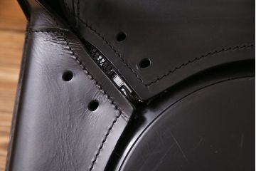 中古　Cassina(カッシーナ)　 CAB(キャブ) アームレスチェア (定価約17万円)(1)