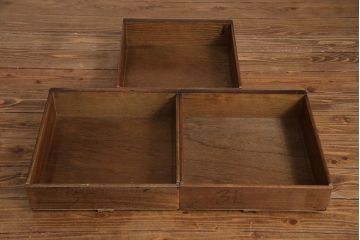 ヴィンテージ家具　イギリスビンテージ　オーク材　高級感漂うサイドボード(サイドキャビネット)