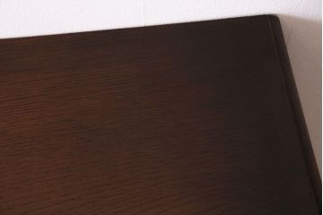 ヴィンテージ家具　イギリスビンテージ　オーク材　高級感漂うサイドボード(サイドキャビネット)