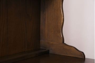 ヴィンテージ家具　イギリスビンテージ　オーク材　素朴な雰囲気漂うカップボード(食器棚、収納棚)