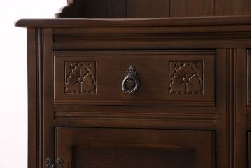 ヴィンテージ家具　イギリスビンテージ　オーク材　素朴な雰囲気漂うカップボード(食器棚、収納棚)