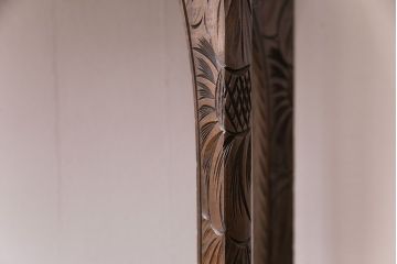 中古　伝統工芸　日光彫りが細部まで施された飾り棚(違い棚)