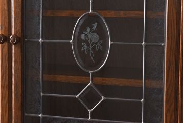 中古美品　三越・Brugge(ブルージュ)シリーズ　木のぬくもり溢れるキッチンキャビネット(食器棚、飾り棚、戸棚)(1)