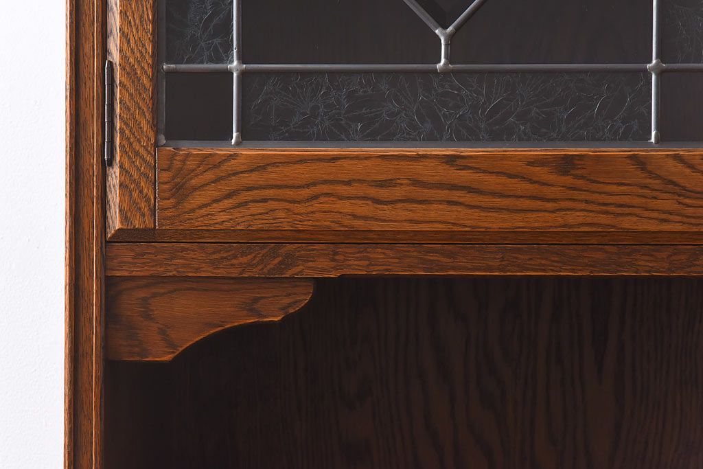 中古美品　三越・Brugge(ブルージュ)シリーズ　木のぬくもり溢れるキッチンキャビネット(食器棚、飾り棚、戸棚)(1)