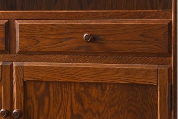 中古美品　三越・Brugge(ブルージュ)シリーズ　木のぬくもり溢れるキッチンキャビネット(食器棚、飾り棚、戸棚)(1)