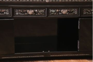 中古　きらびやかなデザインの豪華な螺鈿ローボード(サイドボード、飾り台、チェスト)