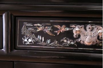 中古　きらびやかなデザインの豪華な螺鈿ローボード(サイドボード、飾り台、チェスト)