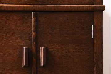 アンティーク家具　イギリスアンティーク　オーク材　小振りで可愛らしいサイドチェスト(戸棚、引き出し)