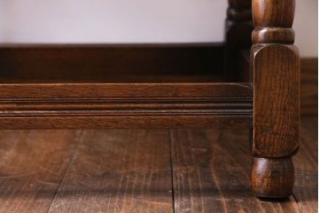 アンティーク雑貨　イギリスビンテージ　素朴な味わいのオーク材サイドテーブル(花台)