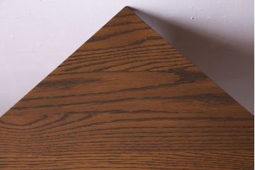 アンティーク雑貨　中古　old charm(オールドチャーム)　オーク材　三角の木製コーナーテーブル(コーナーラック、花台)