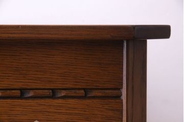 アンティーク雑貨　中古　old charm(オールドチャーム)　オーク材　三角の木製コーナーテーブル(コーナーラック、花台)