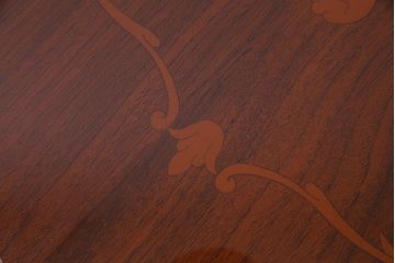 中古　イタリア製　花の意匠が愛らしいコーヒーテーブル(サイドテーブル、カフェテーブル)