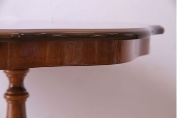 中古　イタリア製　花の意匠が愛らしいコーヒーテーブル(サイドテーブル、カフェテーブル)