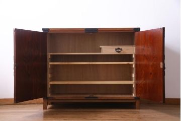 リメイク家具　伝統民芸　岩谷堂箪笥　脚付　和タンスと収納棚の2wayサイドボード(衣装箪笥)