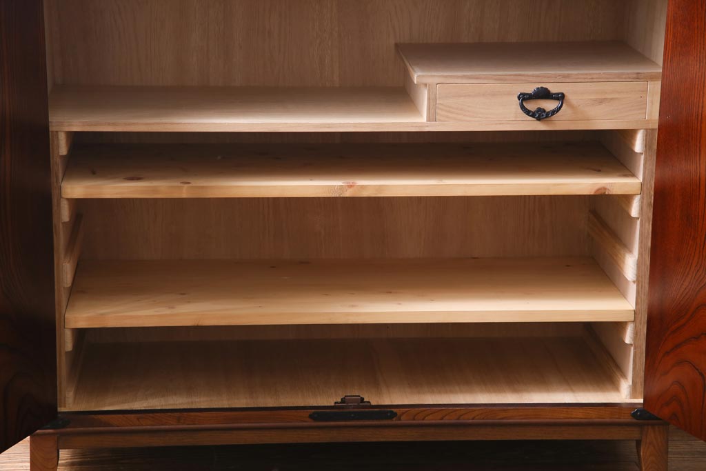 リメイク家具　伝統民芸　岩谷堂箪笥　脚付　和タンスと収納棚の2wayサイドボード(衣装箪笥)