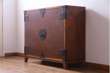 リメイク家具　伝統民芸　岩谷堂箪笥　脚付　和タンスと収納棚の2wayサイドボード(衣装箪笥)