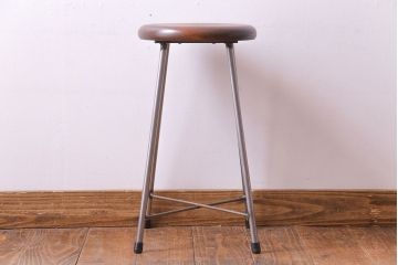 アンティーク雑貨　ラフジュ工房オリジナル　シンプルな細身の鉄脚が魅力の丸スツール(椅子、チェア)(1)