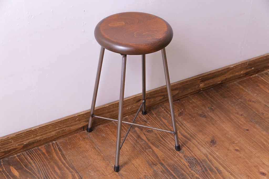 アンティーク雑貨　ラフジュ工房オリジナル　シンプルな細身の鉄脚が魅力の丸スツール(椅子、チェア)(1)