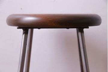 アンティーク雑貨　ラフジュ工房オリジナル　シンプルな細身の鉄脚が魅力の丸スツール(椅子、チェア)(1)