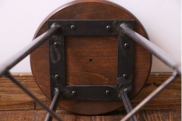 アンティーク雑貨　ラフジュ工房オリジナル　シンプルな細身の鉄脚が魅力の丸スツール(椅子、チェア)(1)