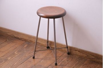 アンティーク雑貨　ラフジュ工房オリジナル　シンプルな細身の鉄脚が魅力の丸スツール(椅子、チェア)(2)