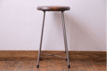 アンティーク雑貨　ラフジュ工房オリジナル　シンプルな細身の鉄脚が魅力の丸スツール(椅子、チェア)(2)