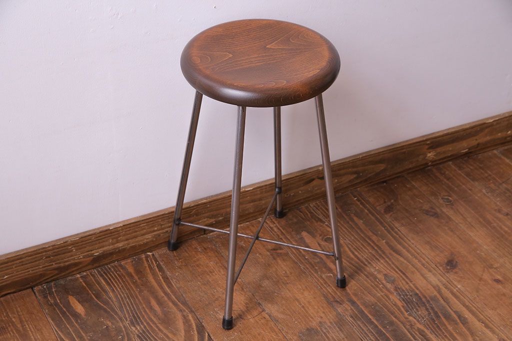 アンティーク雑貨　ラフジュ工房オリジナル　シンプルな細身の鉄脚が魅力の丸スツール(椅子、チェア)(2)