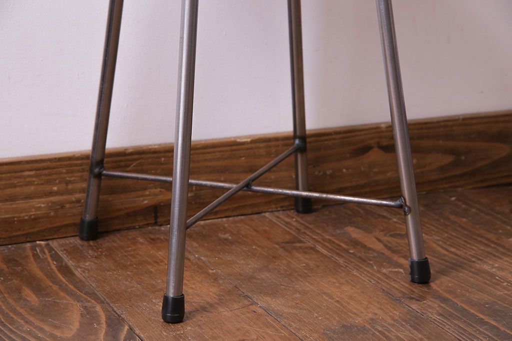 アンティーク雑貨　ラフジュ工房オリジナル　シンプルな細身の鉄脚が魅力の丸スツール(椅子、チェア)(2)