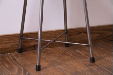 アンティーク雑貨　ラフジュ工房オリジナル　シンプルな細身の鉄脚が魅力の丸スツール(椅子、チェア)(2)