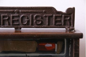 アンティーク雑貨　昭和レトロ　昔懐かしいムード漂うキャッシュレジスター(キャッシャー、金銭登録機)