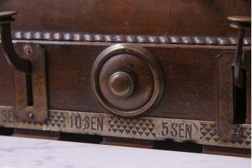 アンティーク雑貨　昭和レトロ　昔懐かしいムード漂うキャッシュレジスター(キャッシャー、金銭登録機)