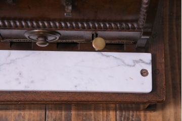 アンティーク雑貨　昭和レトロ　昔懐かしいムード漂うキャッシュレジスター(キャッシャー、金銭登録機)