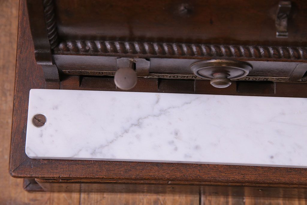 アンティーク雑貨　昭和レトロ　昔懐かしいムード漂うキャッシュレジスター(キャッシャー、金銭登録機)