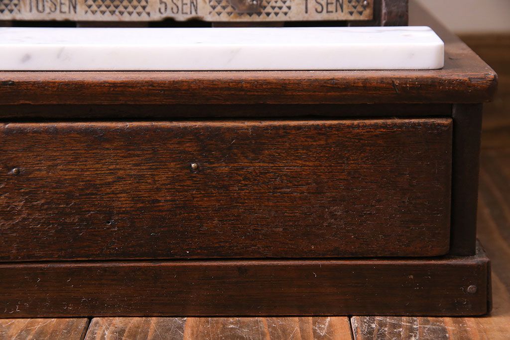 アンティーク雑貨　昭和レトロ　昔懐かしいムード漂うキャッシュレジスター(キャッシャー、金銭登録機)