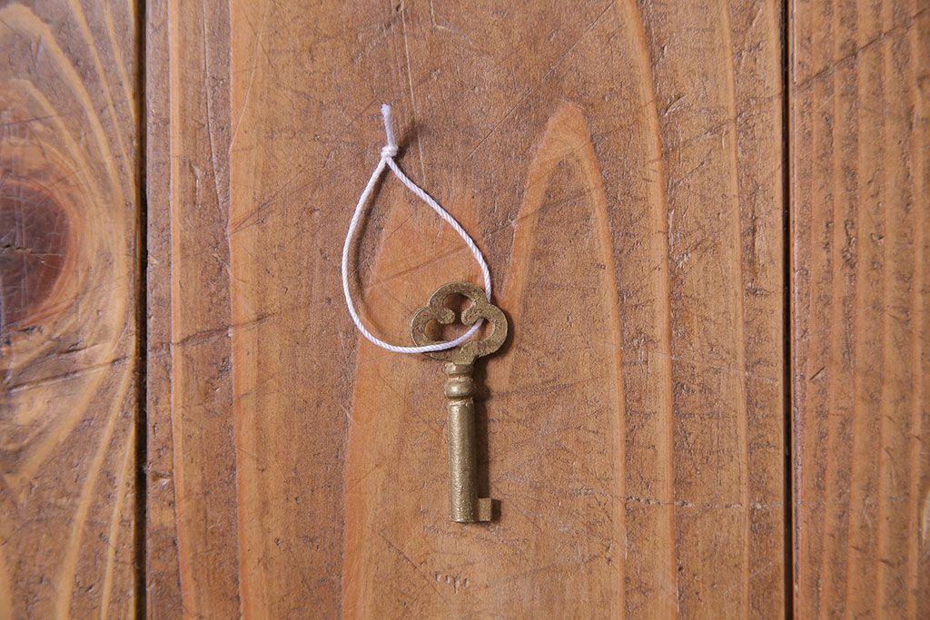 アンティーク雑貨　昭和レトロ　昔懐かしいムード漂うキャッシュレジスター(キャッシャー、金銭登録機)