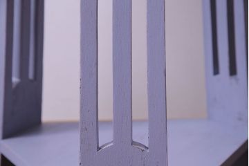 ペイント家具　淡い色合いが可愛いサイドテーブル(カフェテーブル、ラウンドテーブル、飾り台)