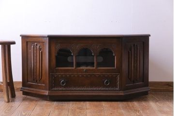 中古　old charm(オールドチャーム) 細かな意匠が魅力のテレビボード(ローボード)