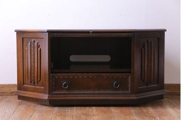 中古　old charm(オールドチャーム) 細かな意匠が魅力のテレビボード(ローボード)