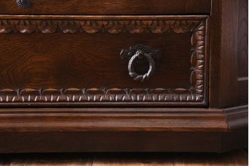 中古　old charm(オールドチャーム) 細かな意匠が魅力のテレビボード(ローボード)