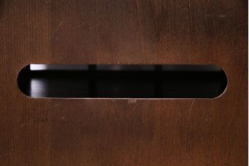 中古　old charm(オールドチャーム) 細かな意匠が魅力のテレビボード(ローボード)