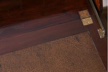 アンティーク家具　イギリスアンティーク　猫脚とパーケットがおしゃれなライティングビューロー(簿記机、在宅ワーク、在宅用引き出し、デスク)