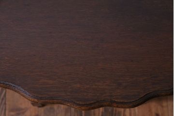 アンティーク家具　イギリスアンティーク　ツイストレッグが味わいを深めるサイドテーブル(カフェテーブル、オケージョナルテーブル)
