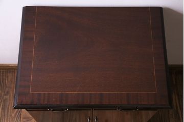 アンティーク家具　イギリスアンティーク　マホガニー材のシックなオーディオキャビネット(キャビネット)