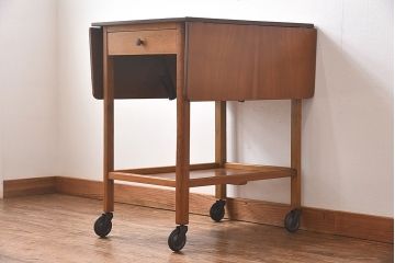 ヴィンテージ家具　イギリスビンテージ　ウォールナット　シンプルなサイドワゴン(サイドテーブル、脇机)